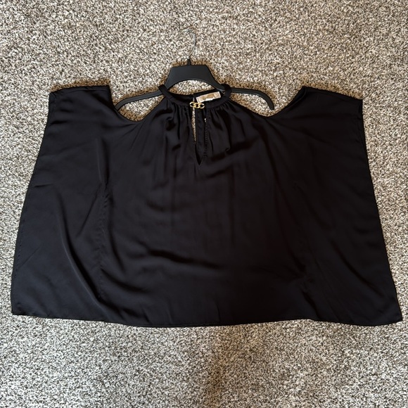 Michael Kors Cold‑Shoulder Blouse with Gold Chain Neckline • Size L • BLACK - Picture 8 of 8